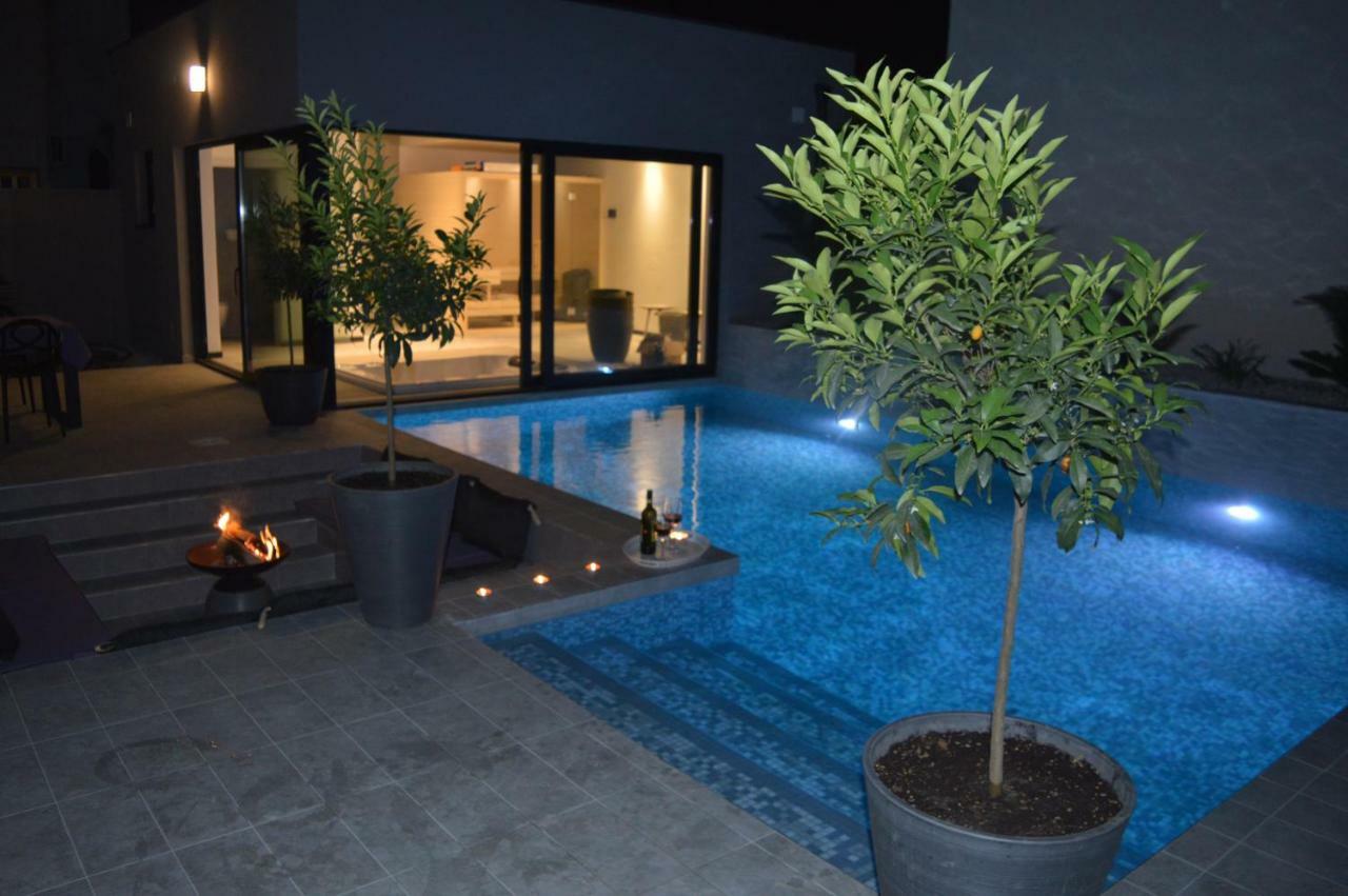 Villa Omnia Zadar Buitenkant foto